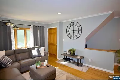 226 Irving Place, Lyndhurst Township, NJ 07071 - Photo 5