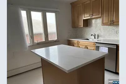 490 North Avenue 2nd Fl. #2nd fl., Fort Lee, NJ 07024 - Photo 5