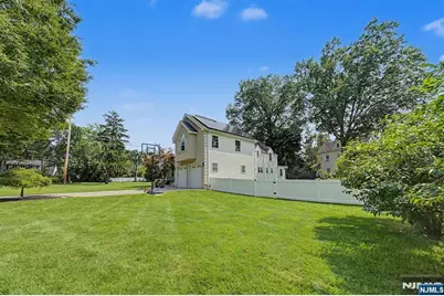 11 Hanover Place, Glen Rock, NJ 07452 - Photo 3
