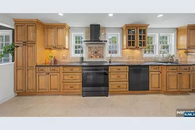 11 Hanover Place, Glen Rock, NJ 07452 - Photo 9