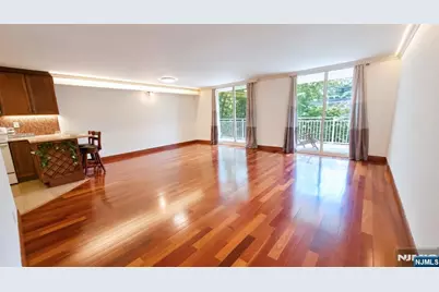 1055 River Road 302 #302, Edgewater, NJ 07020 - Photo 5