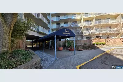 1055 River Road 302 #302, Edgewater, NJ 07020 - Photo 7