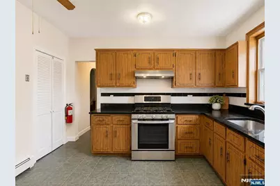 40 Worth Street, South Hackensack Township, NJ 07606 - Photo 5