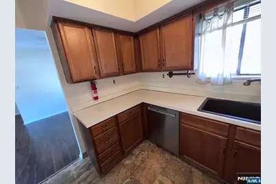 168 Diamond Bridge Avenue 1 #1, Hawthorne, NJ 07506 - Photo 7