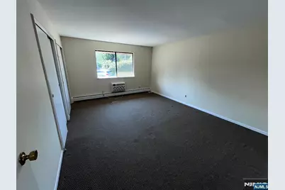 168 Diamond Bridge Avenue 1 #1, Hawthorne, NJ 07506 - Photo 9