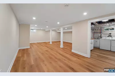 324 Thomas Avenue, Lyndhurst Township, NJ 07071 - Photo 37