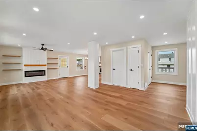 324 Thomas Avenue, Lyndhurst Township, NJ 07071 - Photo 7