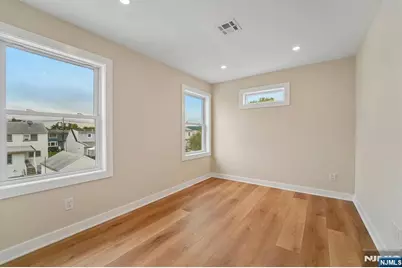 324 Thomas Avenue, Lyndhurst Township, NJ 07071 - Photo 31
