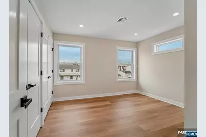 324 Thomas Avenue, Lyndhurst Township, NJ 07071 - Photo 29