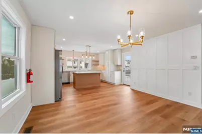 324 Thomas Avenue, Lyndhurst Township, NJ 07071 - Photo 13