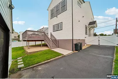 324 Thomas Avenue, Lyndhurst Township, NJ 07071 - Photo 45