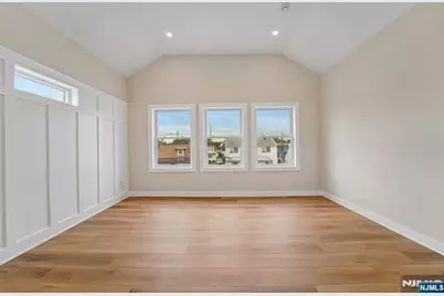 324 Thomas Avenue, Lyndhurst Township, NJ 07071 - Photo 23
