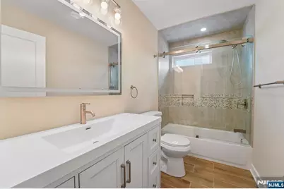 324 Thomas Avenue, Lyndhurst Township, NJ 07071 - Photo 35