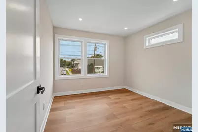 324 Thomas Avenue, Lyndhurst Township, NJ 07071 - Photo 33