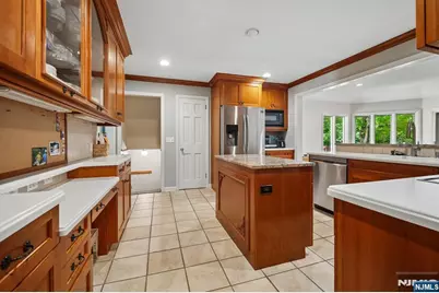 9 Coleridge Road, Millburn, NJ 07078 - Photo 19