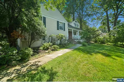 9 Coleridge Road, Millburn, NJ 07078 - Photo 5