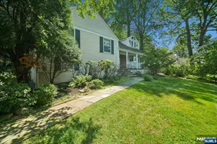 9 Coleridge Rd, Millburn, NJ 07078 - Photo 5