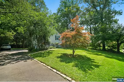 9 Coleridge Road, Millburn, NJ 07078 - Photo 3