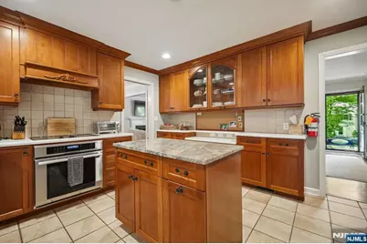 9 Coleridge Road, Millburn, NJ 07078 - Photo 17
