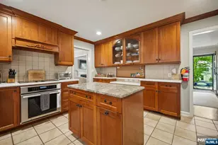 9 Coleridge Rd, Millburn, NJ 07078 - Photo 17