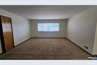 380 Coolidge Avenue, Fort Lee, NJ 07024 - Photo 7