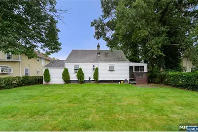 151 Hickory Avenue, Bergenfield, NJ 07621 - Photo 23