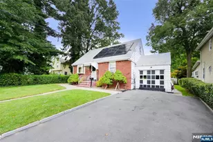151 Hickory Ave, Bergenfield, NJ 07621 - Photo 3