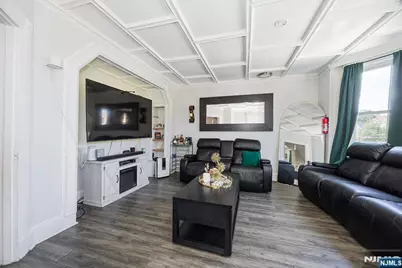 81 Chestnut Street 2nd Floor #2nd floor, Rutherford, NJ 07070 - Photo 3