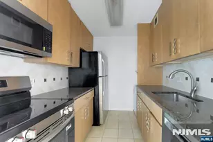9019 Wall 6B, North Bergen, NJ 07047 - Photo 9