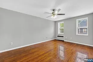19 Lyons 204, Newark, NJ 07112 - Photo 3
