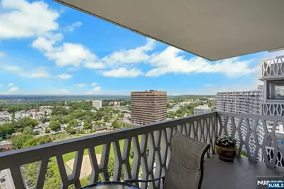 2000 Linwood Avenue 22C/D #22C/D, Fort Lee, NJ 07024 - Photo 33