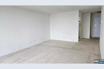 2100 Linwood Avenue 23D #23D, Fort Lee, NJ 07024 - Photo 5