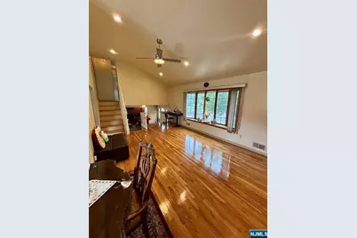 114 Sandra Drive, Totowa, NJ 07512 - Photo 5