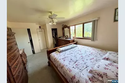 114 Sandra Drive, Totowa, NJ 07512 - Photo 21
