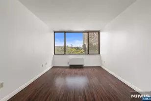 45 River Dr 415, Jersey City, NJ 07310 - Photo 9