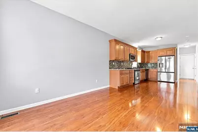 204 Hayward Place 1 #1, Wallington, NJ 07057 - Photo 3