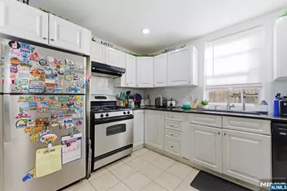 270 Westervelt Place, Lodi, NJ 07644 - Photo 5
