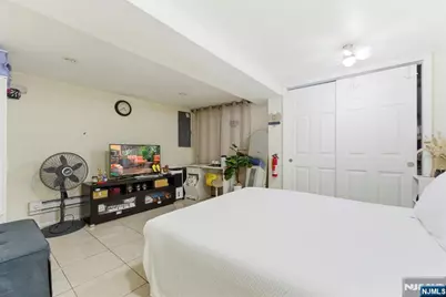 270 Westervelt Place, Lodi, NJ 07644 - Photo 9