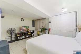 270 Westervelt Pl, Lodi, NJ 07644 - Photo 9