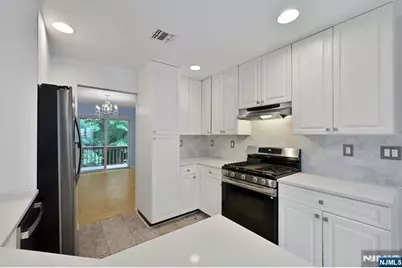 91 Lakeview Drive, Old Tappan, NJ 07675 - Photo 15