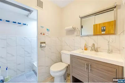 6702 Bergenline Avenue 2 #2, West New York, NJ 07093 - Photo 7