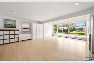 1095 Palisade Avenue, Fort Lee, NJ 07024 - Photo 3