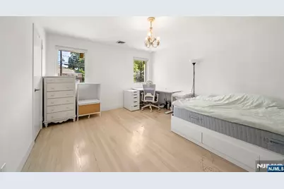 1095 Palisade Avenue, Fort Lee, NJ 07024 - Photo 17