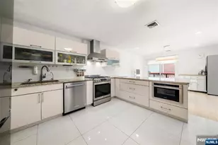 1095 Palisade Ave, Fort Lee, NJ 07024 - Photo 7