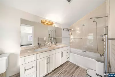 1095 Palisade Avenue, Fort Lee, NJ 07024 - Photo 13