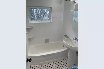 70 Beverly Road, Bloomfield, NJ 07003 - Photo 9