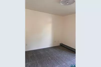 27 Glendale, Hillsdale, NJ 07642 - Photo 9