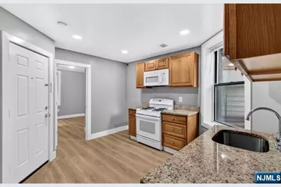220 3rd Street 15 #15, Passaic, NJ 07055 - Photo 5