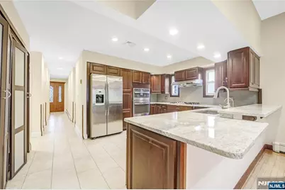 99 Lambert Place, Paramus, NJ 07652 - Photo 11