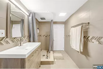 99 Lambert Place, Paramus, NJ 07652 - Photo 21